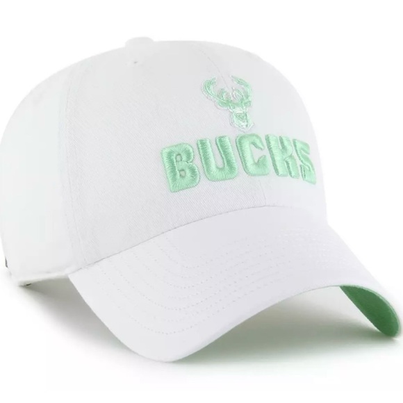 47 Women's Milwaukee Bucks Clean Up Adjustable Hat - Picture 1 of 4